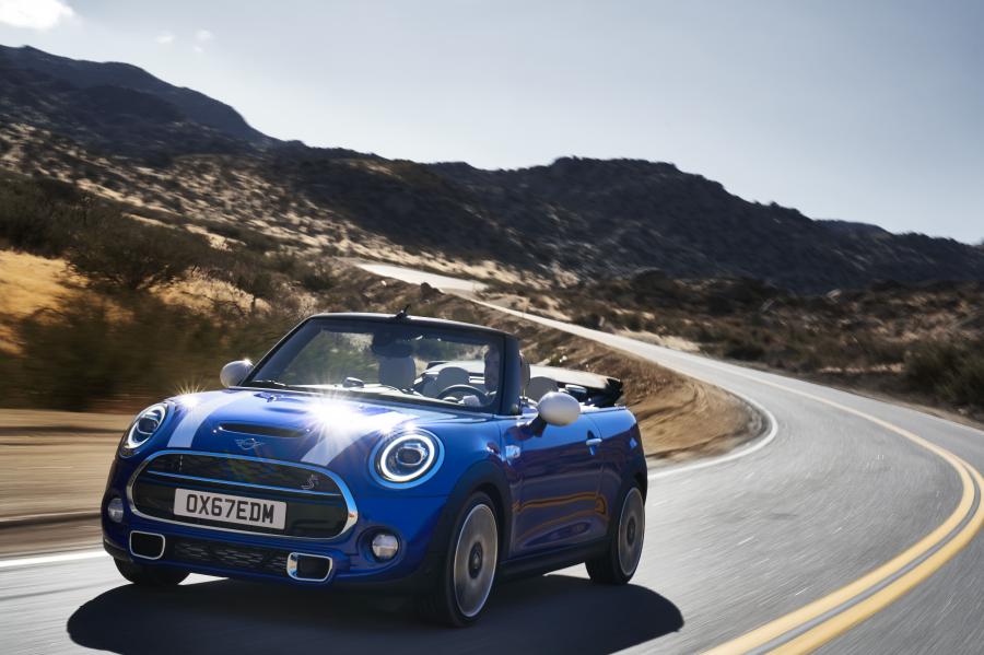  Mini Cooper S Cabrio (F57) 2018 года  (WW) (фото 40 из 222)